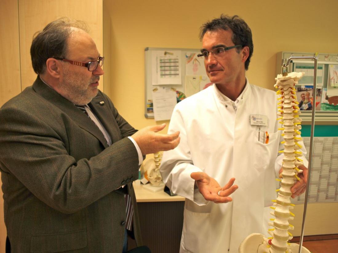 Oliver Käs, Orthopäde & leitender Oberarzt für Wirbelsäulen-chirurgie