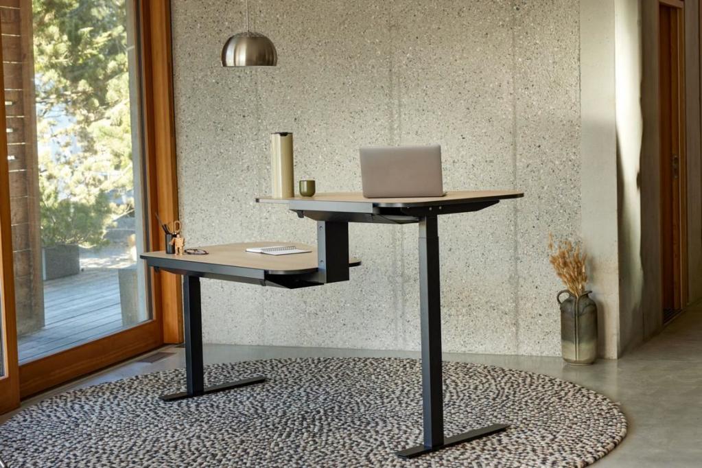 Das Aeris Active Office Desk  passt sich sehr gut ein