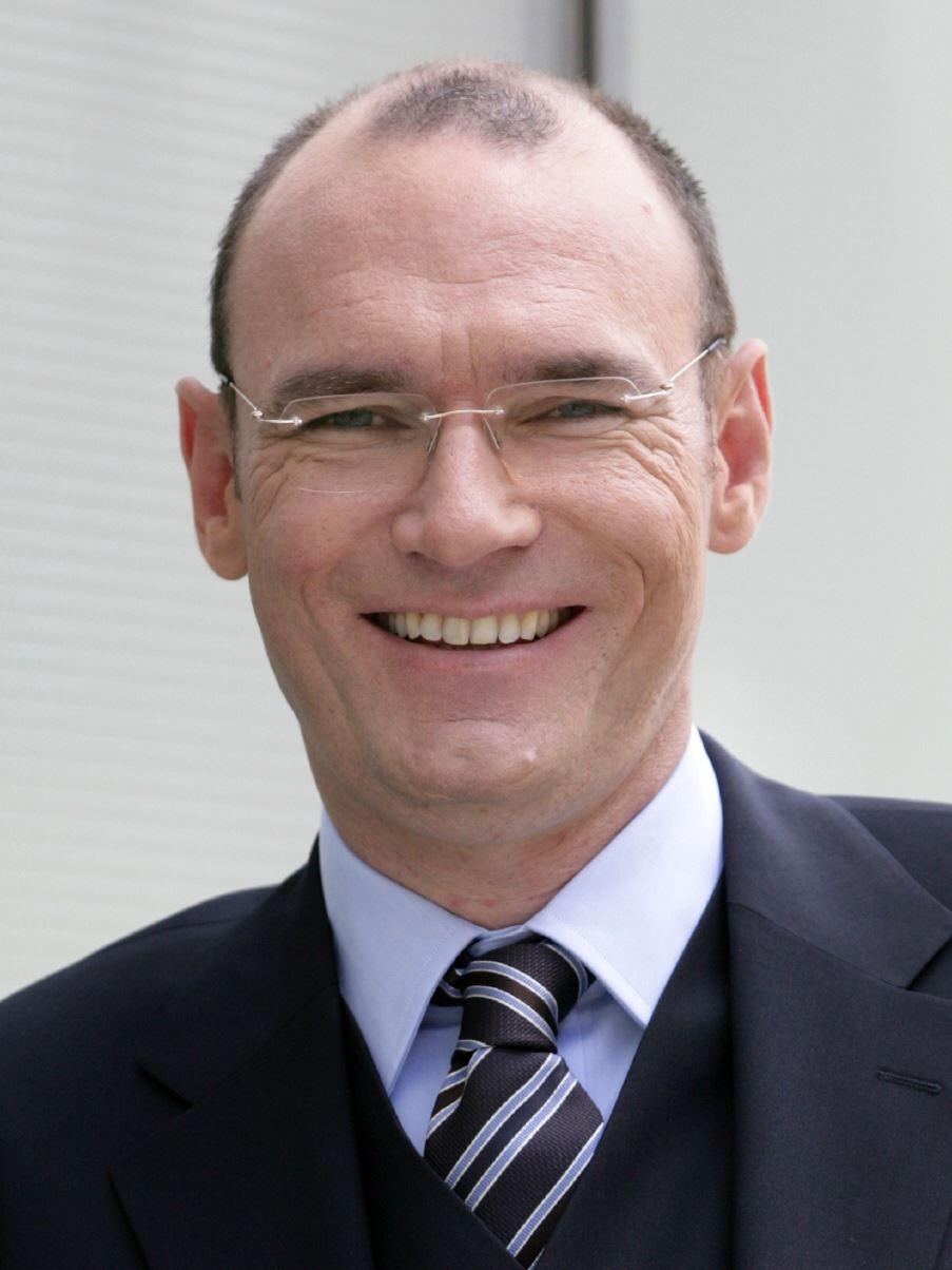 Dr. Rainer Reitzler